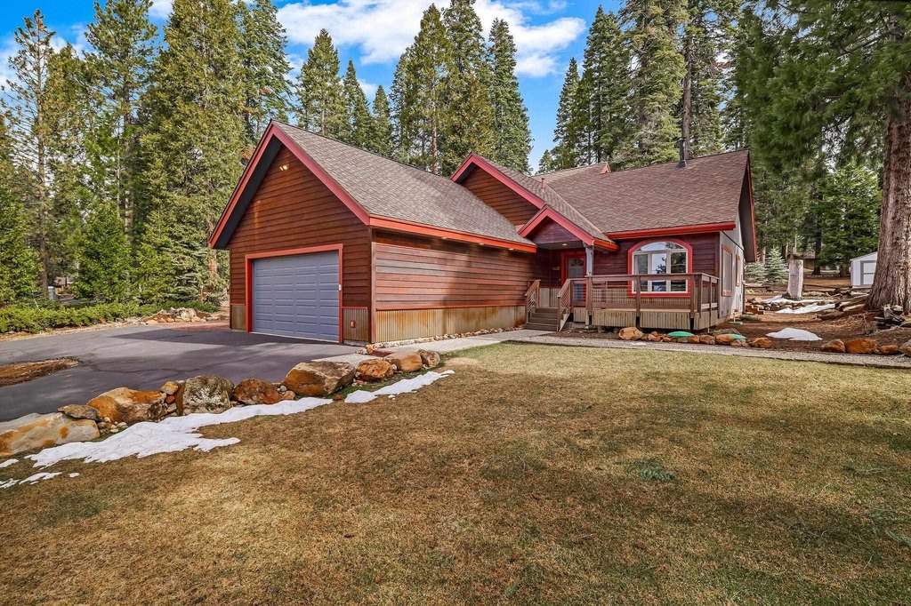 Lake Almanor, California, 96137, United States, 3 Bedrooms Bedrooms, ,3 BathroomsBathrooms,Residential,Forsale,1936791