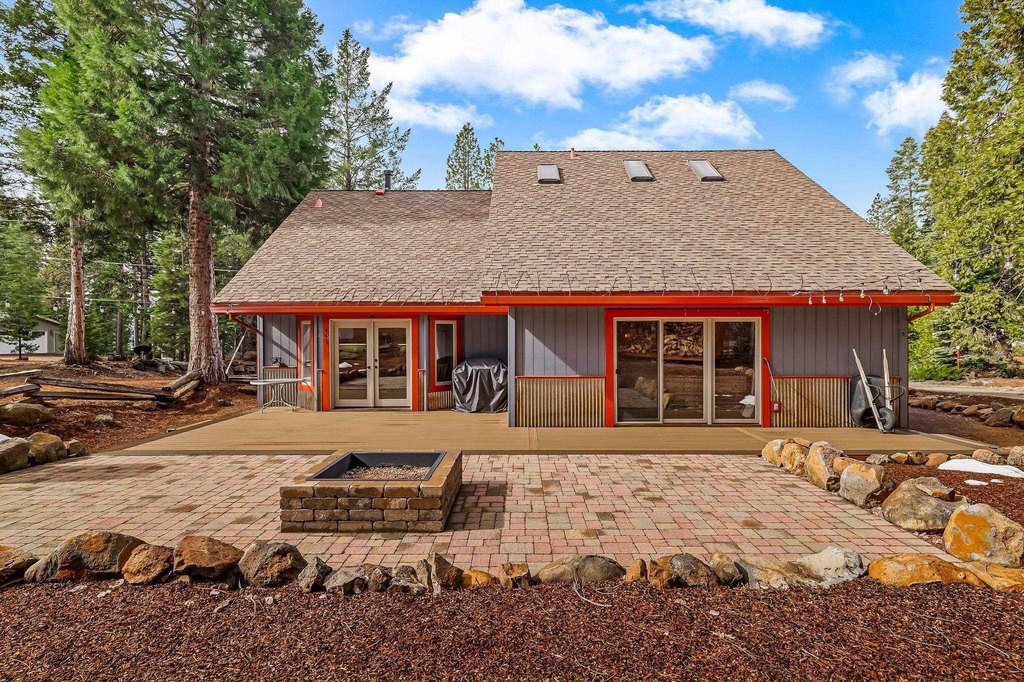Lake Almanor, California, 96137, United States, 3 Bedrooms Bedrooms, ,3 BathroomsBathrooms,Residential,Forsale,1936791