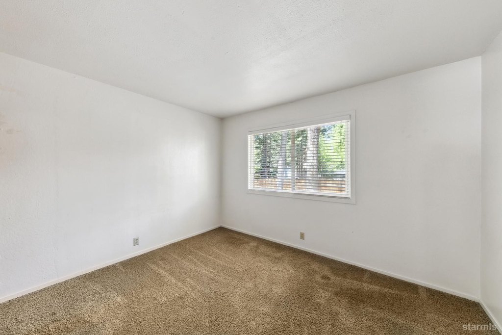 South Lake Tahoe, California, 96150, United States, 2 Bedrooms Bedrooms, ,1 BathroomBathrooms,Residential,Forsale,1929220