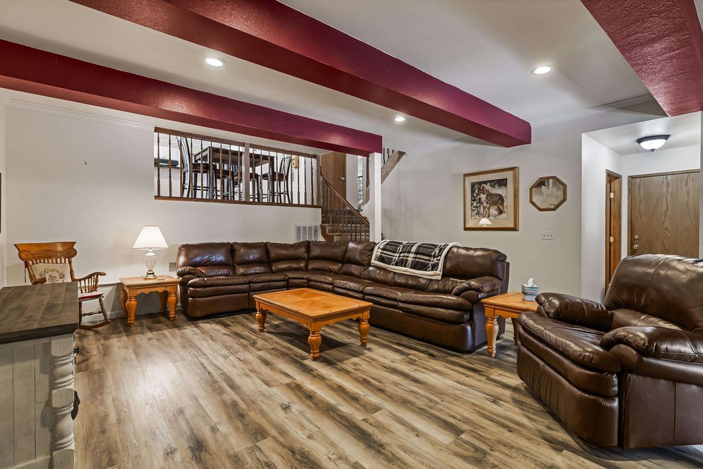 Lake Almanor, California, 96137, United States, 4 Bedrooms Bedrooms, ,3 BathroomsBathrooms,Residential,Forsale,1936725