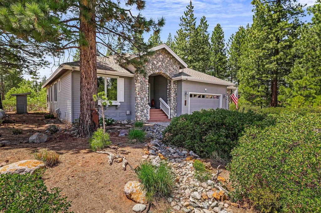 Lake Almanor, California, 96137, United States, 3 Bedrooms Bedrooms, ,2 BathroomsBathrooms,Residential,Forsale,1888829
