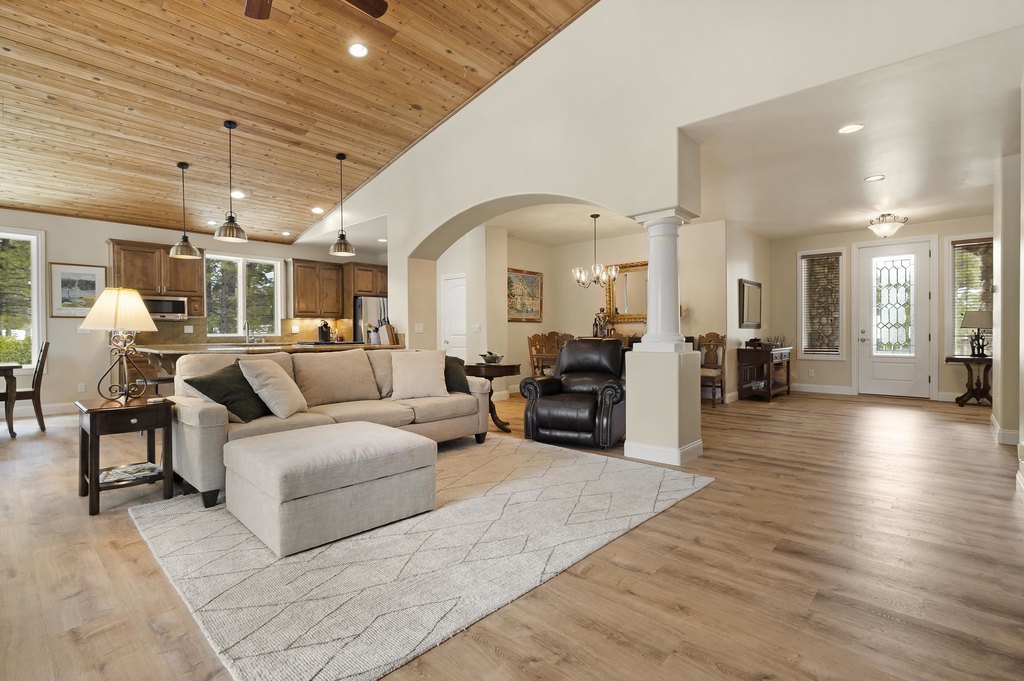 Lake Almanor, California, 96137, United States, 3 Bedrooms Bedrooms, ,2 BathroomsBathrooms,Residential,Forsale,1888829