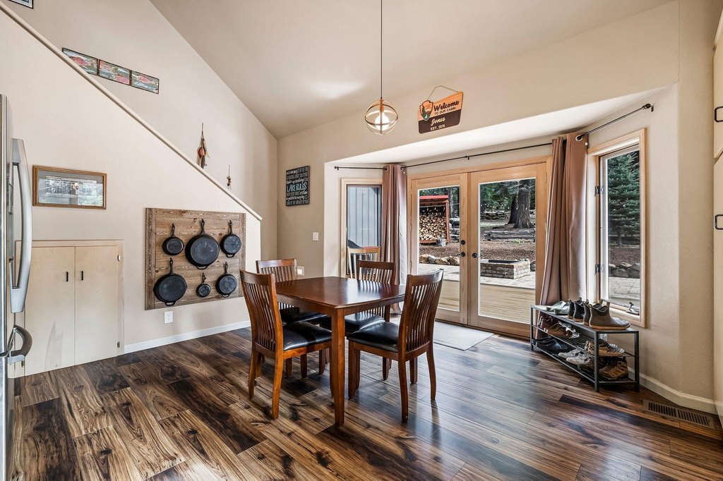 Lake Almanor, California, 96137, United States, 3 Bedrooms Bedrooms, ,3 BathroomsBathrooms,Residential,Forsale,1936791