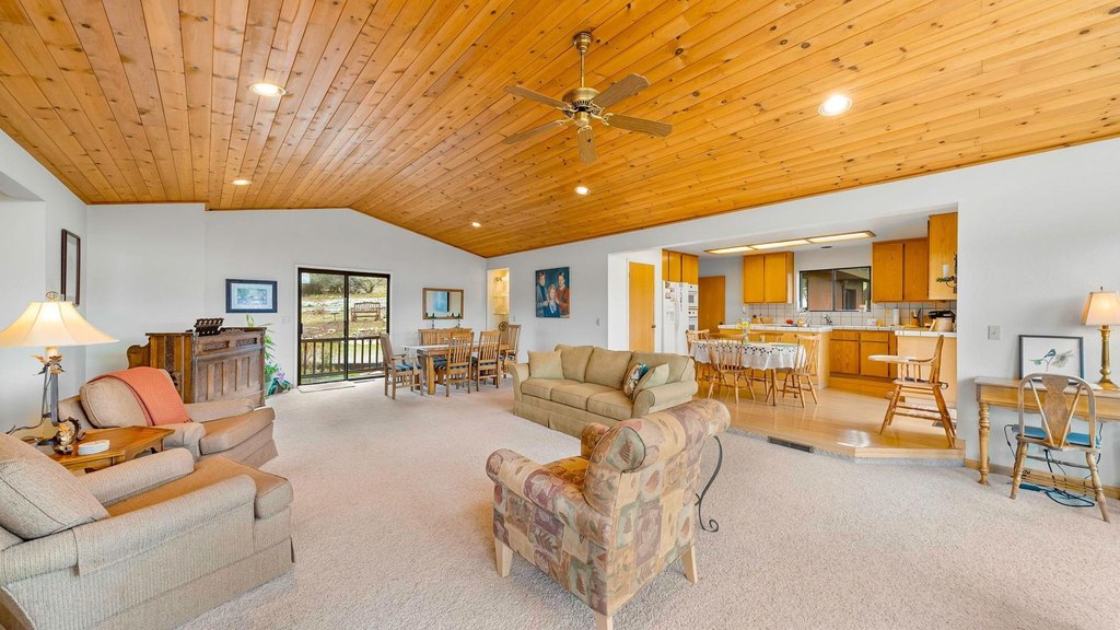 Quincy, California, 95971, United States, 4 Bedrooms Bedrooms, ,4 BathroomsBathrooms,Residential,Forsale,1910304