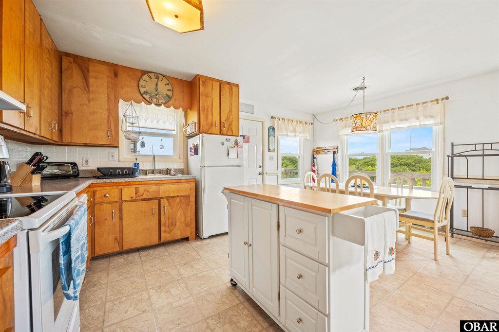 Corolla, North Carolina, 27927, United States, 3 Bedrooms Bedrooms, ,2 BathroomsBathrooms,Residential,Forsale,1914399