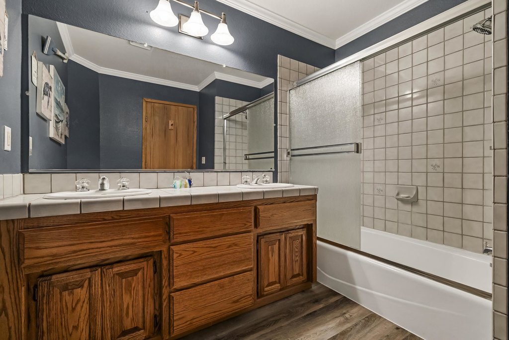 Lake Almanor, California, 96137, United States, 4 Bedrooms Bedrooms, ,3 BathroomsBathrooms,Residential,Forsale,1936725