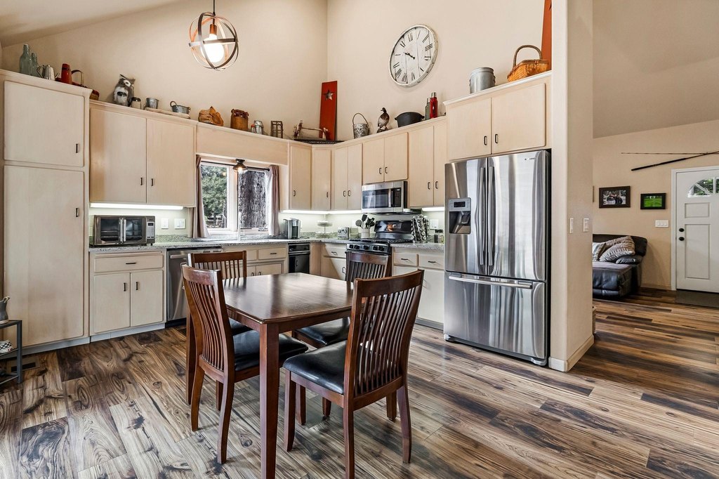 Lake Almanor, California, 96137, United States, 3 Bedrooms Bedrooms, ,3 BathroomsBathrooms,Residential,Forsale,1936791
