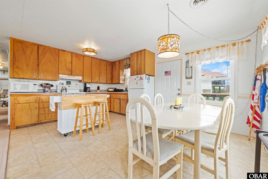 Corolla, North Carolina, 27927, United States, 3 Bedrooms Bedrooms, ,2 BathroomsBathrooms,Residential,Forsale,1914399
