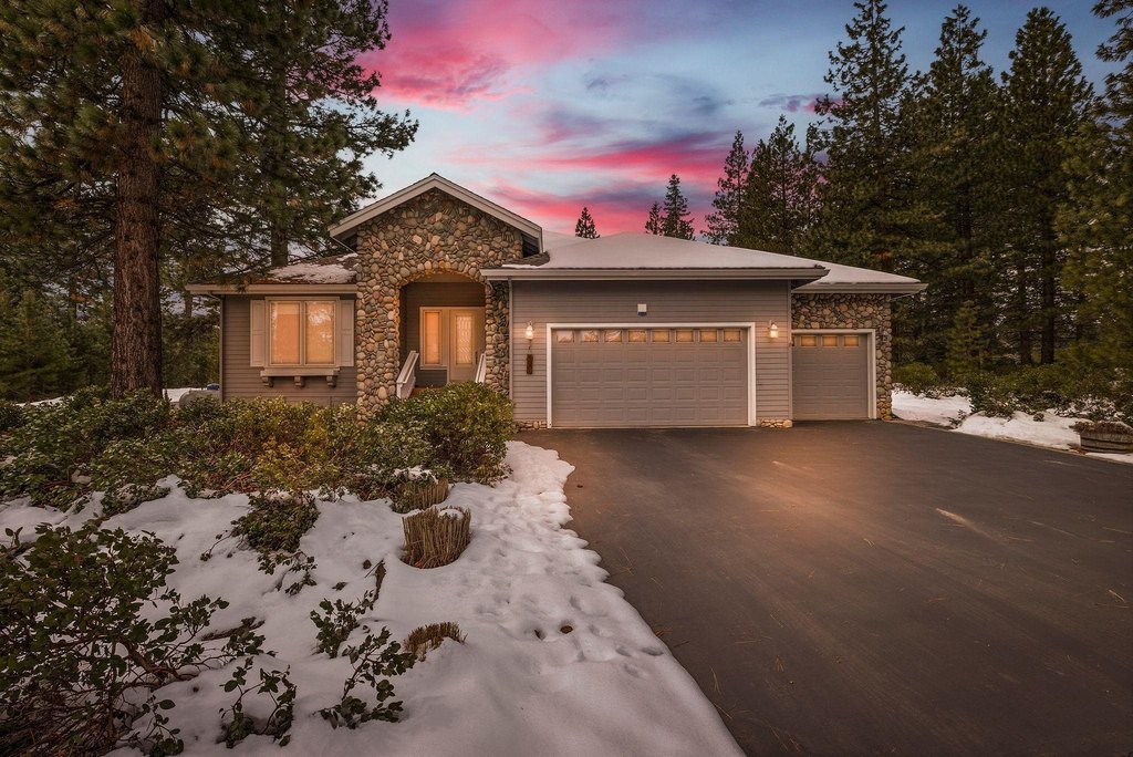 Lake Almanor, California, 96137, United States, 3 Bedrooms Bedrooms, ,2 BathroomsBathrooms,Residential,Forsale,1888829
