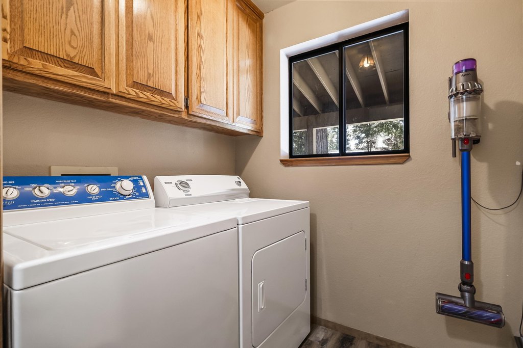 Lake Almanor, California, 96137, United States, 4 Bedrooms Bedrooms, ,3 BathroomsBathrooms,Residential,Forsale,1936725