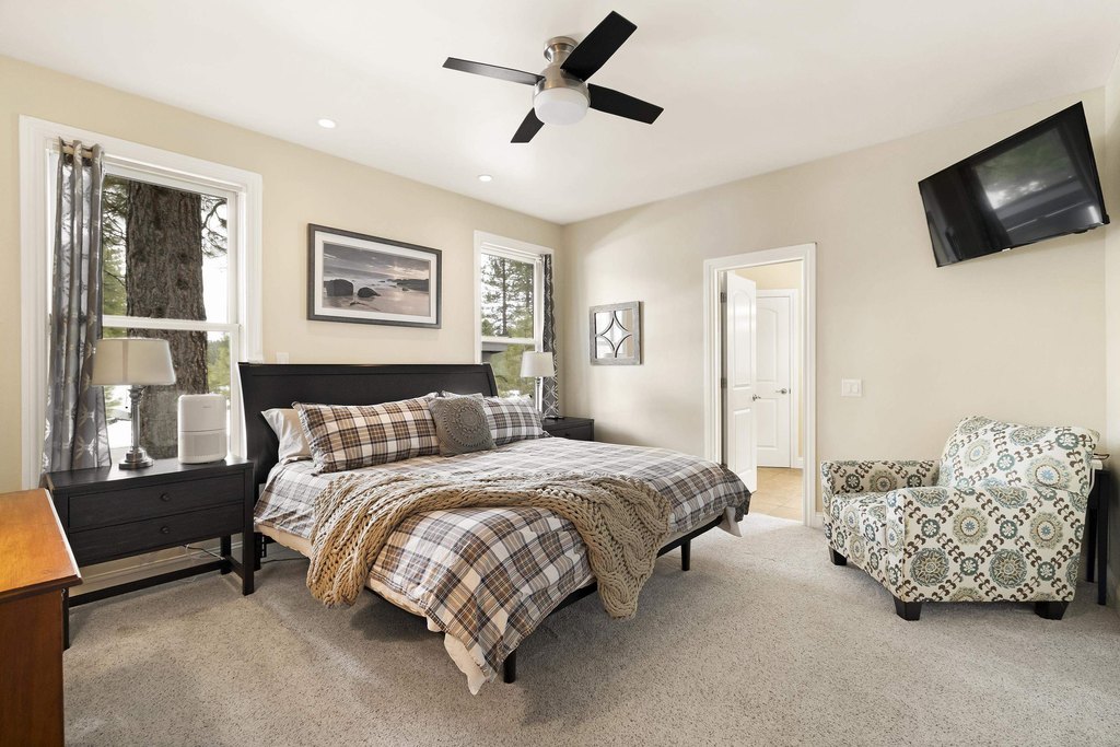 Lake Almanor, California, 96137, United States, 3 Bedrooms Bedrooms, ,2 BathroomsBathrooms,Residential,Forsale,1888829