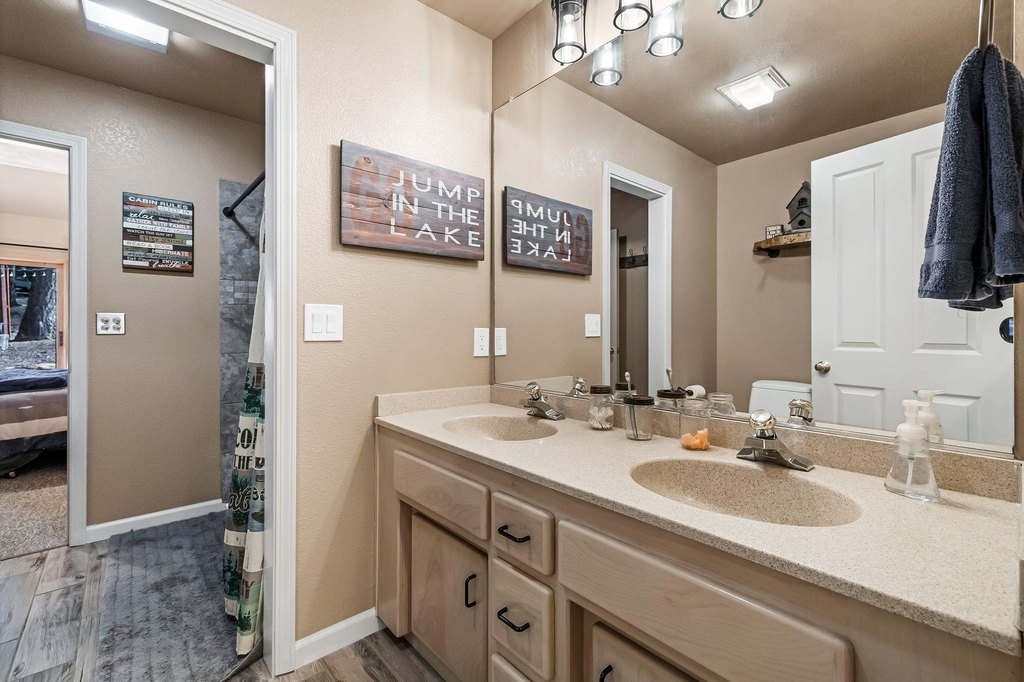 Lake Almanor, California, 96137, United States, 3 Bedrooms Bedrooms, ,3 BathroomsBathrooms,Residential,Forsale,1936791