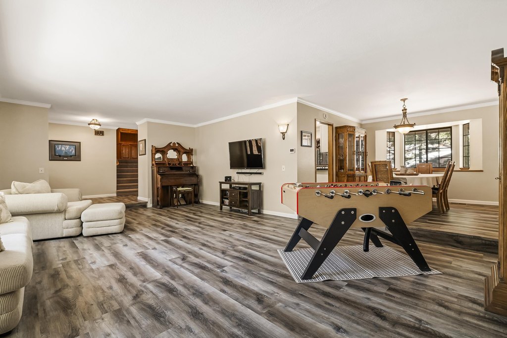 Lake Almanor, California, 96137, United States, 4 Bedrooms Bedrooms, ,3 BathroomsBathrooms,Residential,Forsale,1936725
