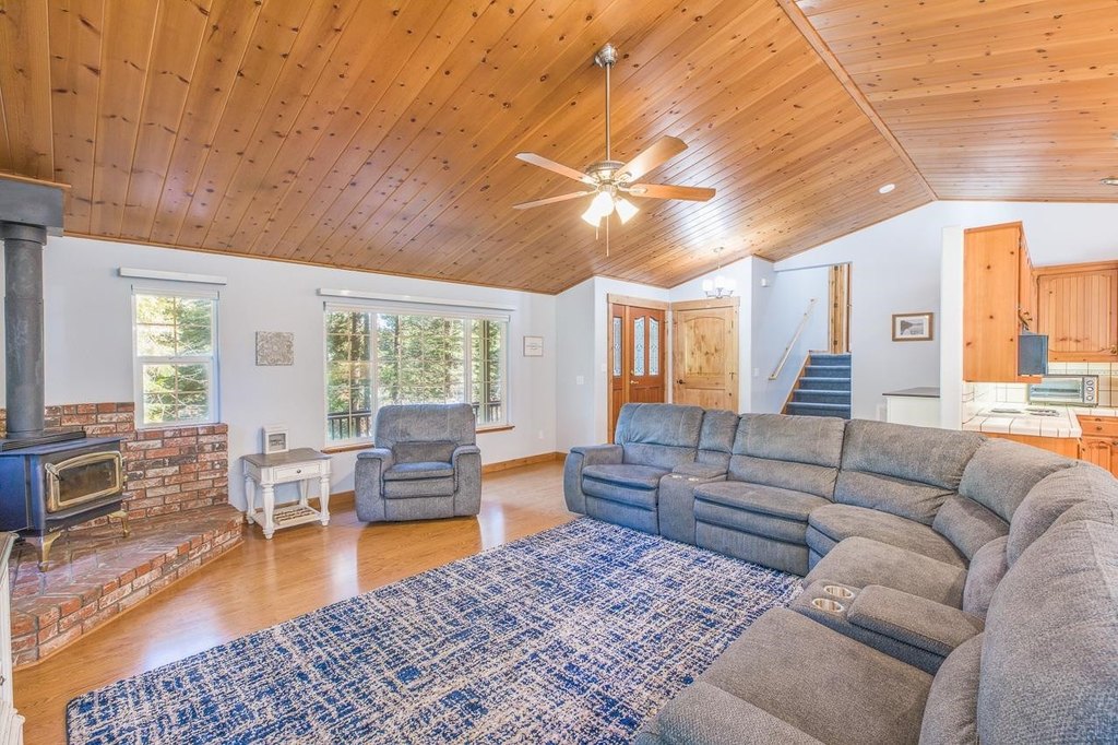 Lake Almanor, California, 96137, United States, 3 Bedrooms Bedrooms, ,2 BathroomsBathrooms,Residential,Forsale,1993793