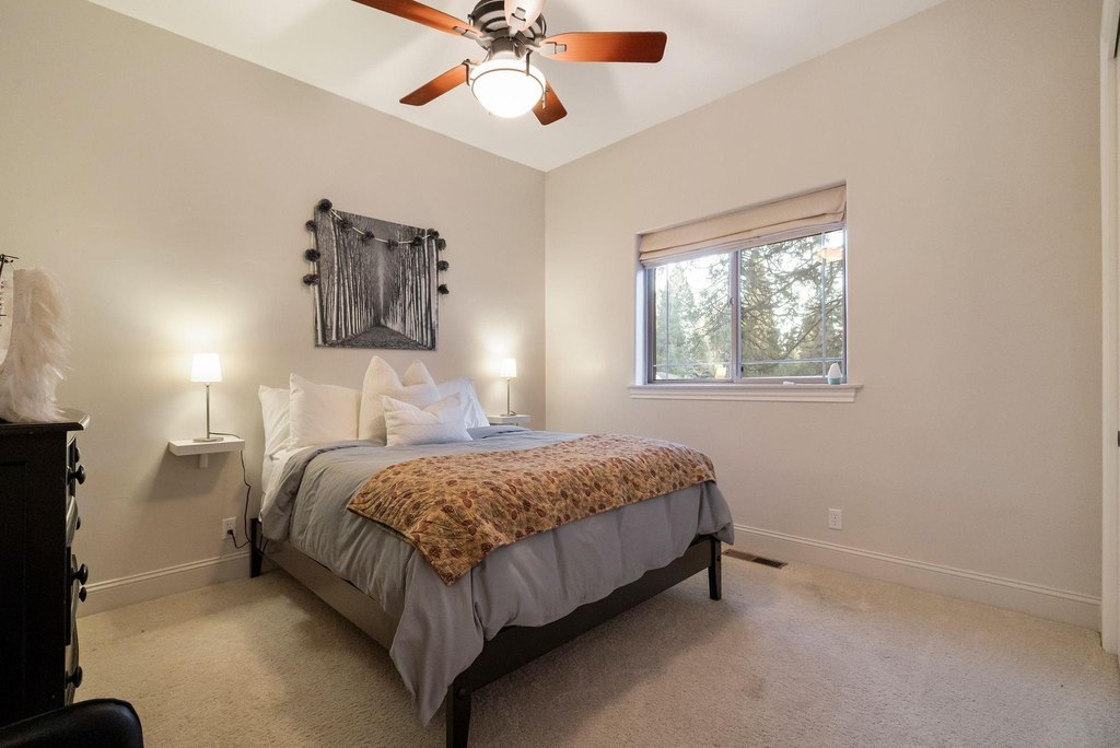 Lake Almanor, California, 96137, United States, 3 Bedrooms Bedrooms, ,2 BathroomsBathrooms,Residential,Forsale,1899766