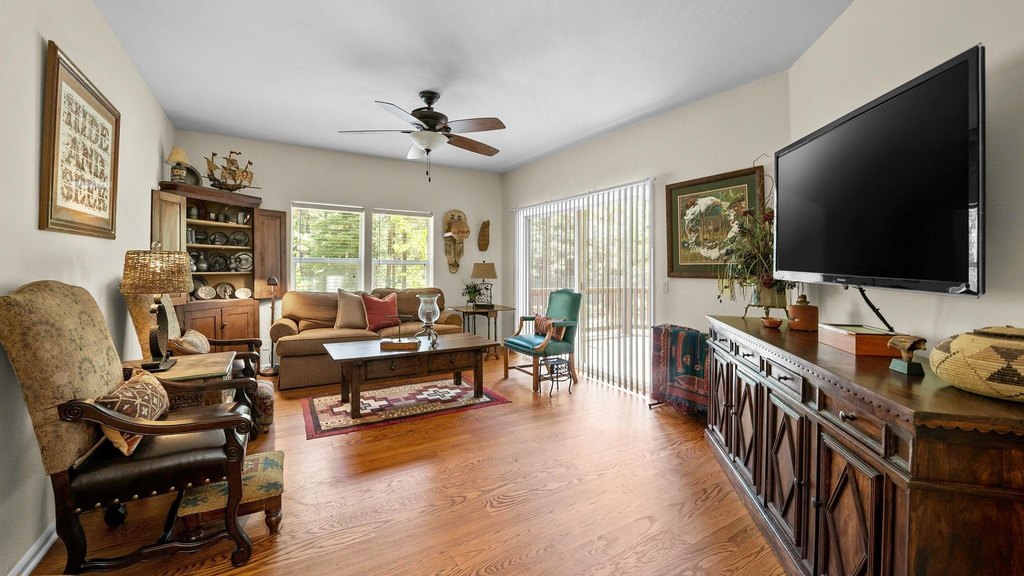 Clio, California, 96106, United States, 3 Bedrooms Bedrooms, ,3 BathroomsBathrooms,Residential,Forsale,1910305