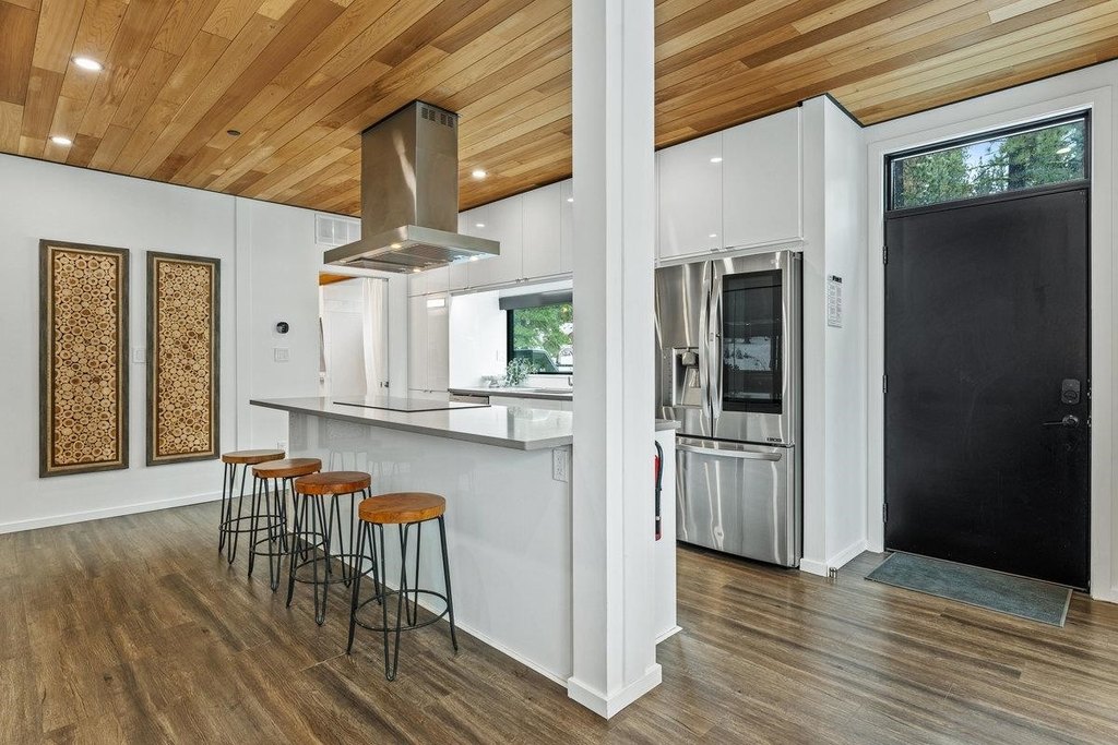 Truckee, California, 96161, United States, 3 Bedrooms Bedrooms, ,3 BathroomsBathrooms,Residential,Forsale,1904015