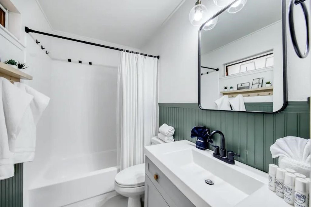 Lahaina, Hawaii, 96761, United States, 2 Bedrooms Bedrooms, ,1 BathroomBathrooms,Residential,Forsale,1944126