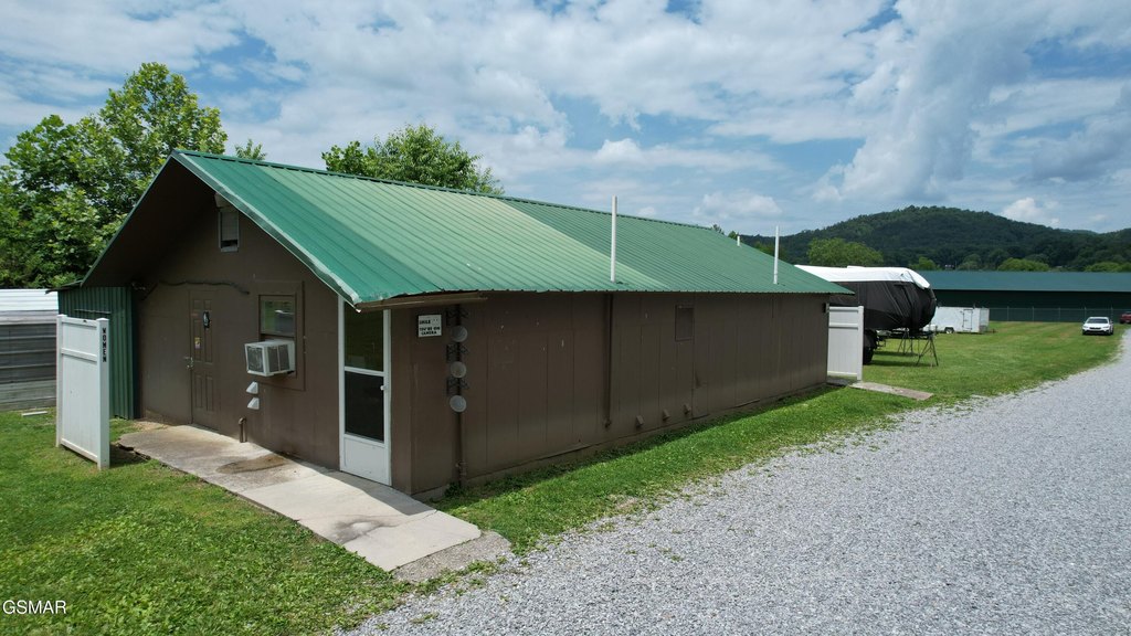 Sevierville, Tennessee, 37862, United States, ,Commercial,Forsale,1910217