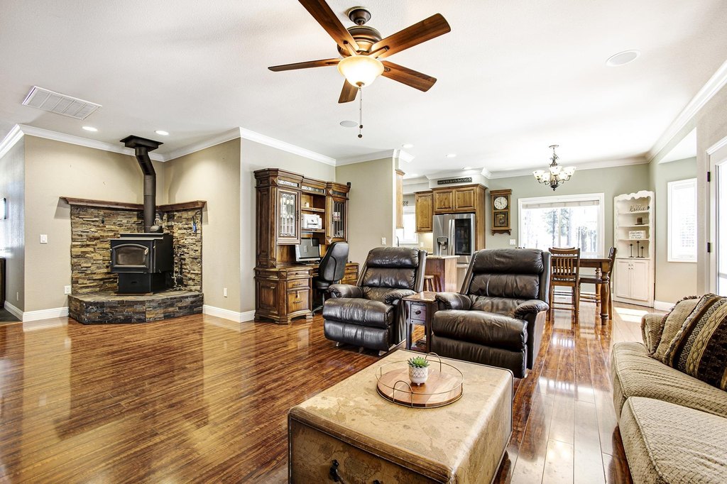 Chester, California, 96020, United States, 3 Bedrooms Bedrooms, ,2 BathroomsBathrooms,Residential,Forsale,1910293