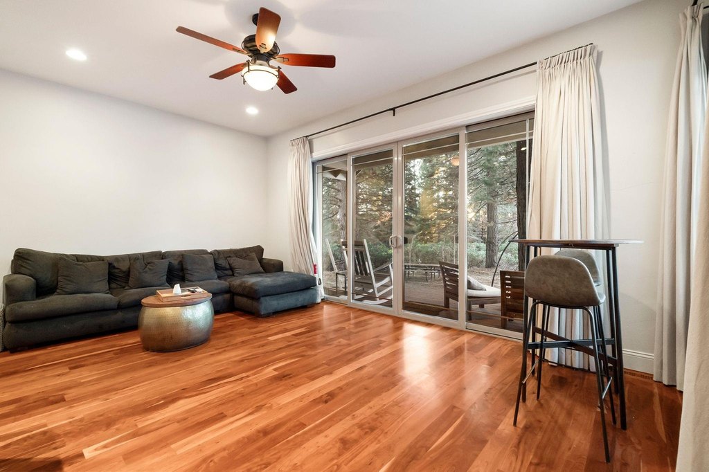 Lake Almanor, California, 96137, United States, 3 Bedrooms Bedrooms, ,2 BathroomsBathrooms,Residential,Forsale,1899766