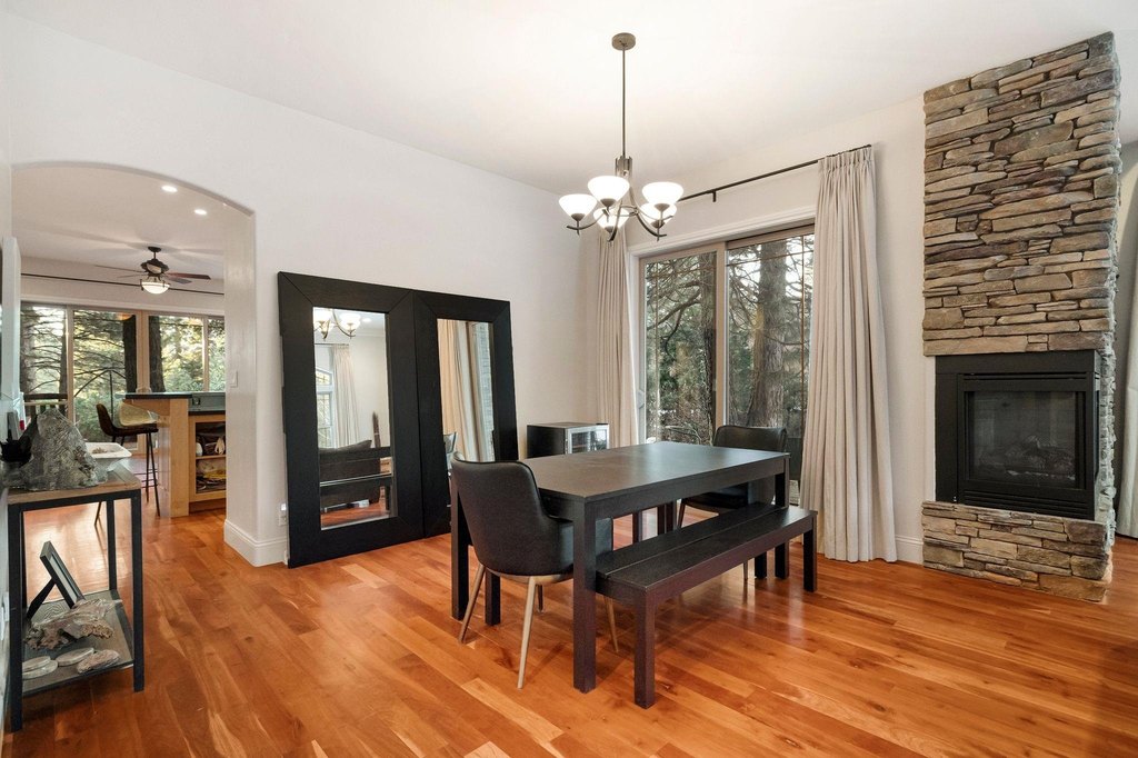 Lake Almanor, California, 96137, United States, 3 Bedrooms Bedrooms, ,2 BathroomsBathrooms,Residential,Forsale,1899766