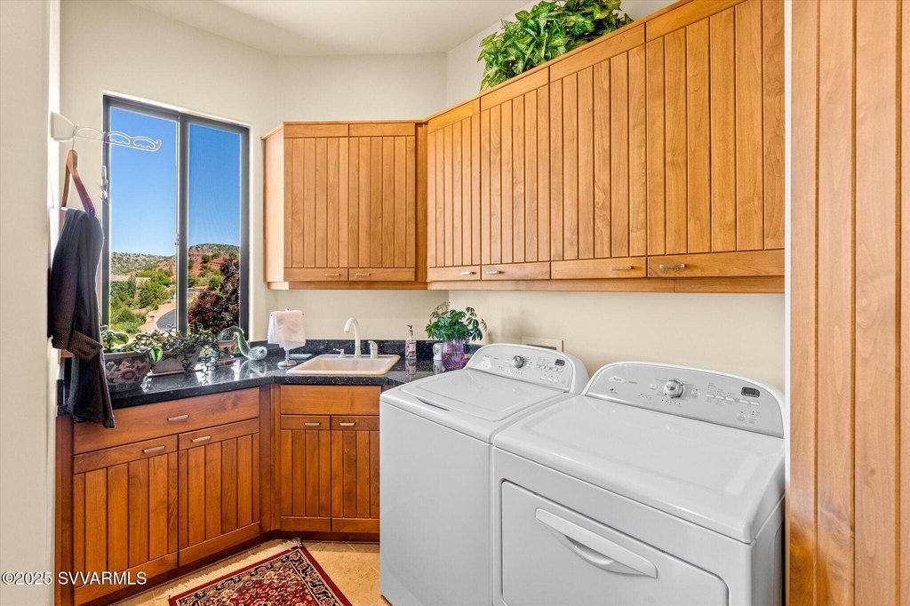 Sedona, Arizona, 86336, United States, 3 Bedrooms Bedrooms, ,5 BathroomsBathrooms,Residential,Forsale,1919198
