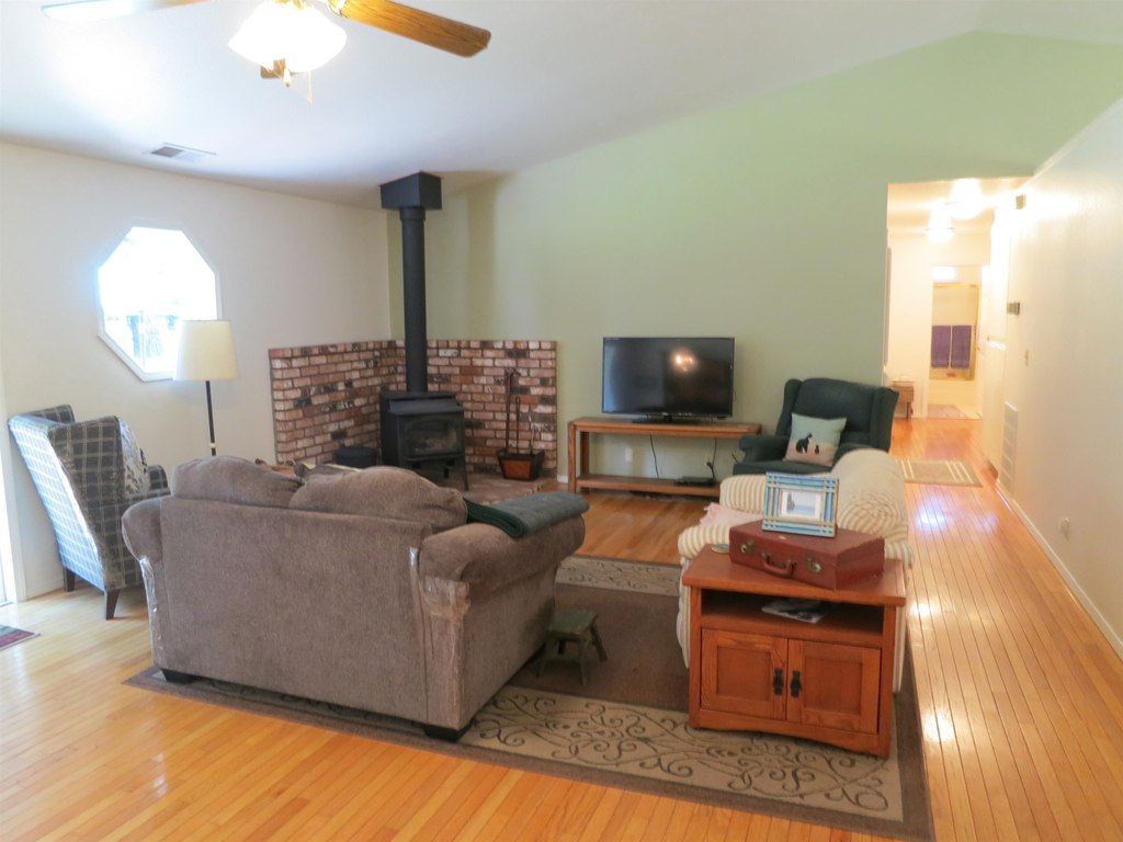 Chester, California, 96020, United States, 3 Bedrooms Bedrooms, ,2 BathroomsBathrooms,Residential,Forsale,1888832