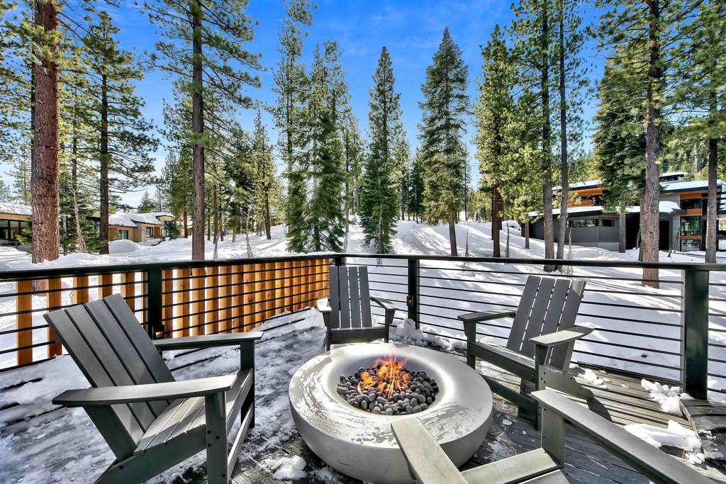 Truckee, California, 96161, United States, 3 Bedrooms Bedrooms, ,3 BathroomsBathrooms,Residential,Forsale,1904015