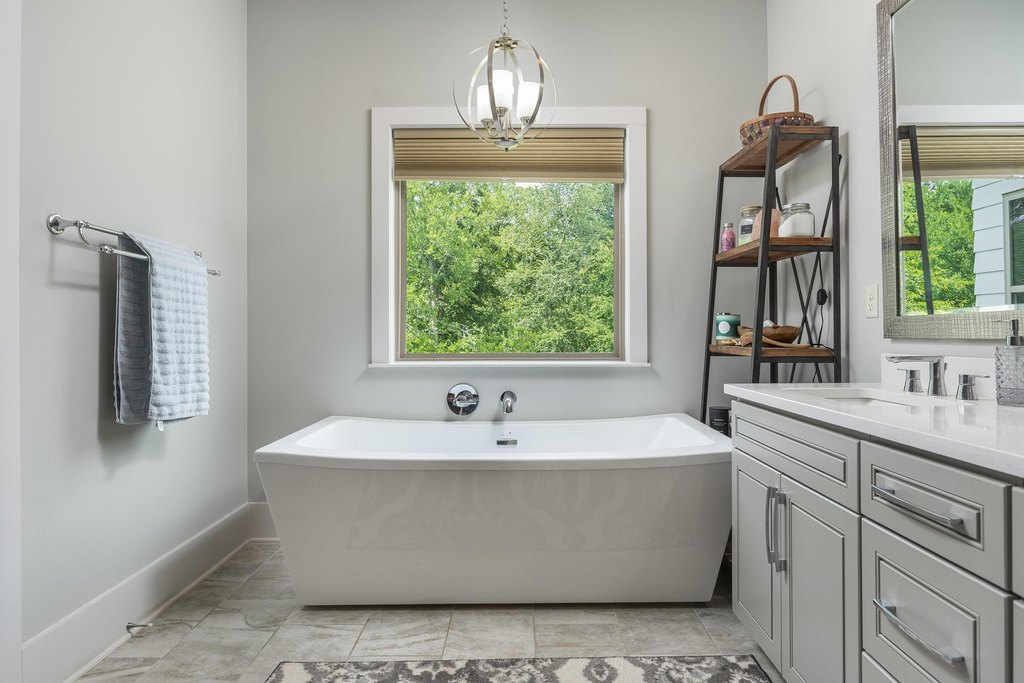 Harrison, Tennessee, 37341, United States, 4 Bedrooms Bedrooms, ,2.5 BathroomsBathrooms,Residential,Forsale,1922196
