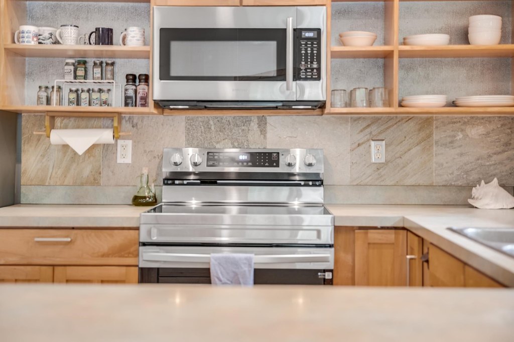 Paia, Hawaii, 96779, United States, 3 Bedrooms Bedrooms, ,2 BathroomsBathrooms,Residential,Forsale,2007681