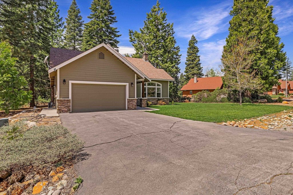 Lake Almanor, California, 96137, United States, 3 Bedrooms Bedrooms, ,2 BathroomsBathrooms,Residential,Forsale,1899766