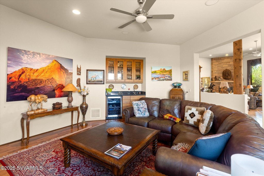 Sedona, Arizona, 86336, United States, 3 Bedrooms Bedrooms, ,5 BathroomsBathrooms,Residential,Forsale,1919198