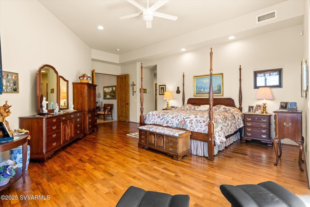 Sedona, Arizona, 86336, United States, 3 Bedrooms Bedrooms, ,5 BathroomsBathrooms,Residential,Forsale,1919198