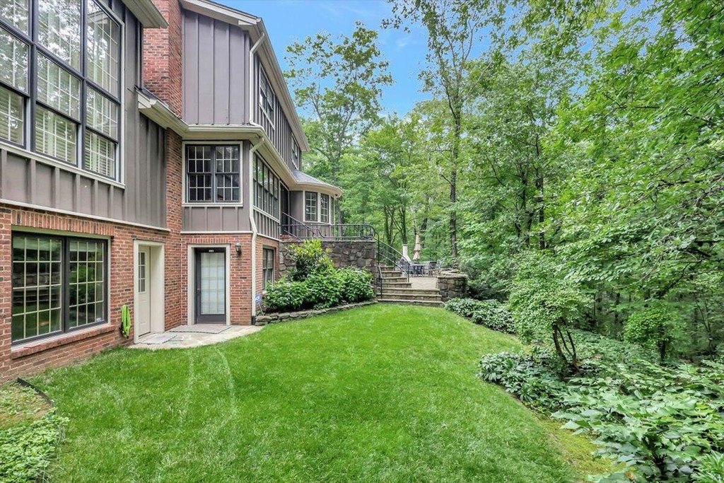 Chattanooga, Tennessee, 37419, United States, 4 Bedrooms Bedrooms, ,4.5 BathroomsBathrooms,Residential,Forsale,1894435
