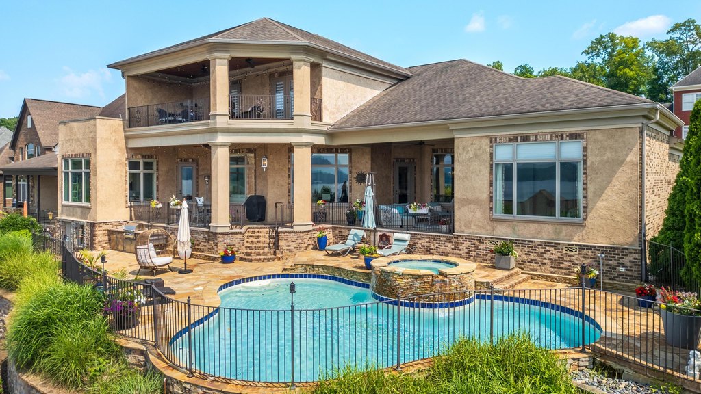 Chattanooga, Tennessee, 37416, United States, 5 Bedrooms Bedrooms, ,5.5 BathroomsBathrooms,Residential,Forsale,1894376