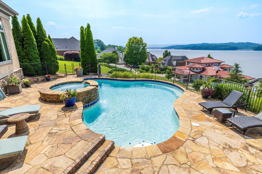 Chattanooga, Tennessee, 37416, United States, 5 Bedrooms Bedrooms, ,5.5 BathroomsBathrooms,Residential,Forsale,1894376