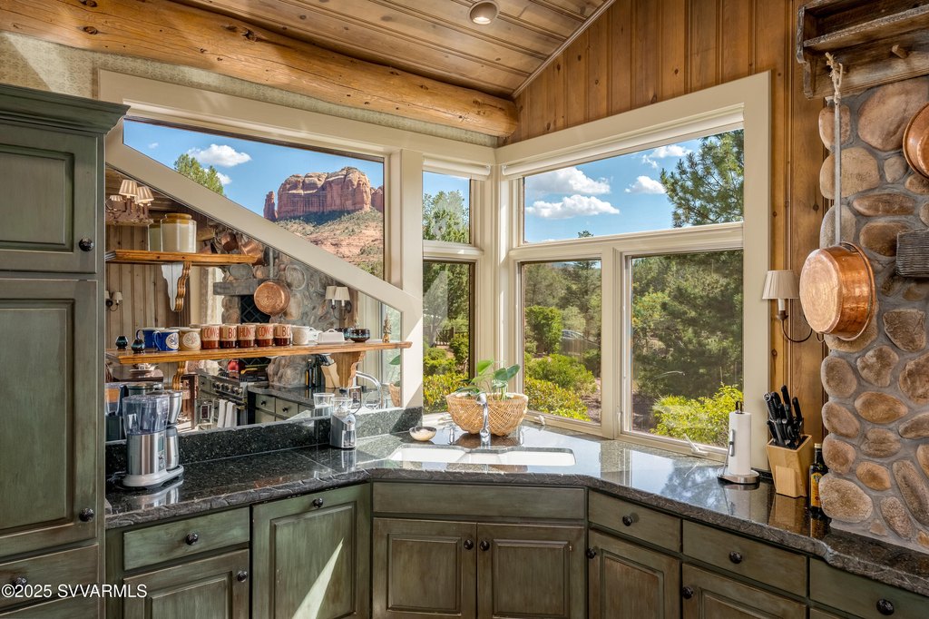 Sedona, Arizona, 86336, United States, 4 Bedrooms Bedrooms, ,4 BathroomsBathrooms,Residential,Forsale,1886696