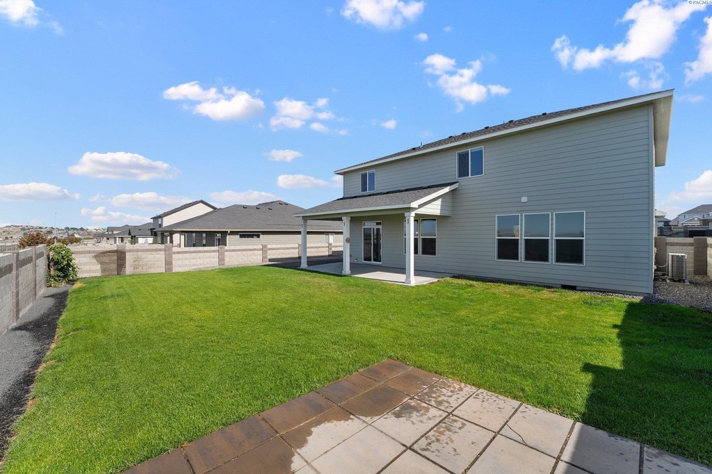 West Richland, Washington, 99353, United States, 5 Bedrooms Bedrooms, ,3 BathroomsBathrooms,Residential,Forsale,1898147