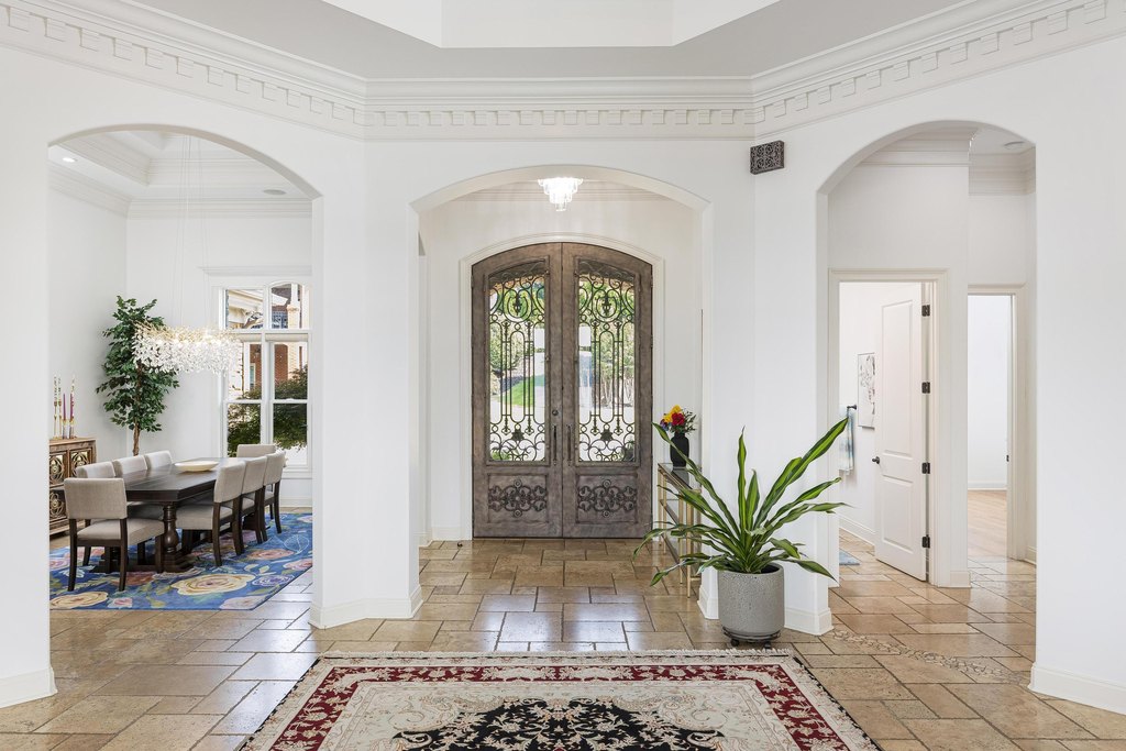 Chattanooga, Tennessee, 37416, United States, 5 Bedrooms Bedrooms, ,5.5 BathroomsBathrooms,Residential,Forsale,1894376
