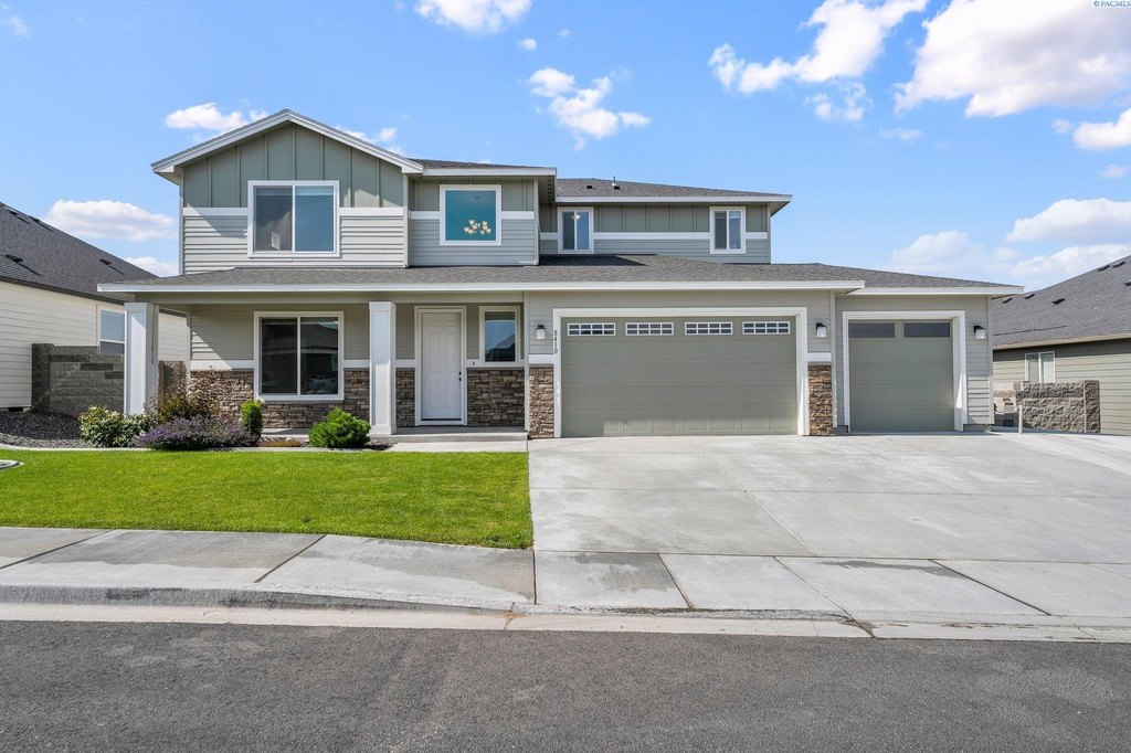 West Richland, Washington, 99353, United States, 5 Bedrooms Bedrooms, ,3 BathroomsBathrooms,Residential,Forsale,1898147