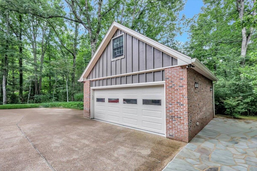 Chattanooga, Tennessee, 37419, United States, 4 Bedrooms Bedrooms, ,4.5 BathroomsBathrooms,Residential,Forsale,1894435