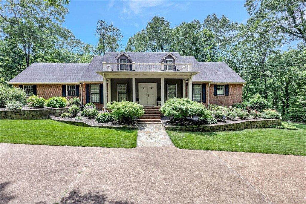 Chattanooga, Tennessee, 37419, United States, 4 Bedrooms Bedrooms, ,4.5 BathroomsBathrooms,Residential,Forsale,1894435