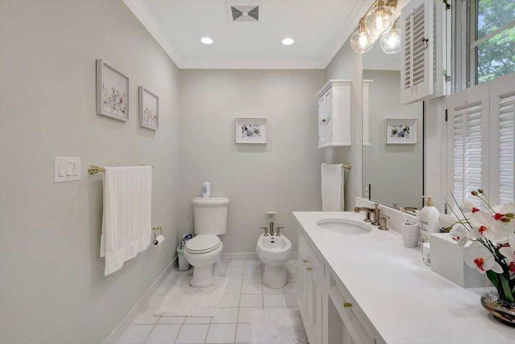 Chattanooga, Tennessee, 37419, United States, 4 Bedrooms Bedrooms, ,4.5 BathroomsBathrooms,Residential,Forsale,1894435