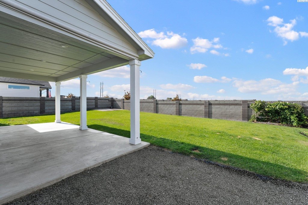 West Richland, Washington, 99353, United States, 5 Bedrooms Bedrooms, ,3 BathroomsBathrooms,Residential,Forsale,1898147