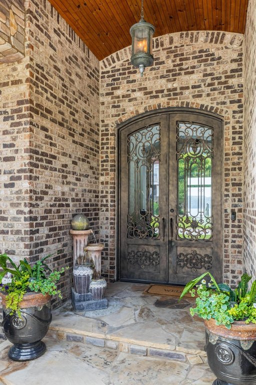Chattanooga, Tennessee, 37416, United States, 5 Bedrooms Bedrooms, ,5.5 BathroomsBathrooms,Residential,Forsale,1894376