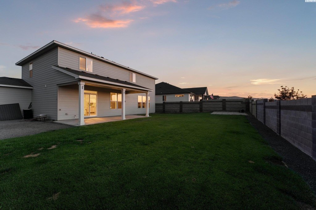 West Richland, Washington, 99353, United States, 5 Bedrooms Bedrooms, ,3 BathroomsBathrooms,Residential,Forsale,1898147