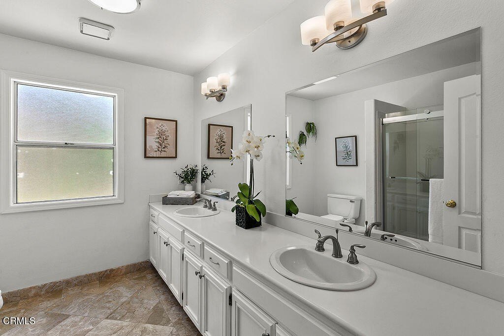 Camarillo, California, 93012, United States, 4 Bedrooms Bedrooms, ,3.5 BathroomsBathrooms,Residential,Forsale,1919217