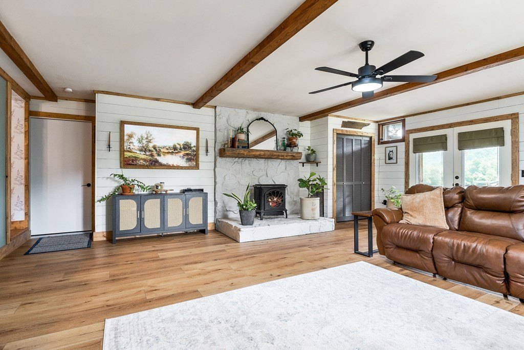 SPARTA, Tennessee, 38583, United States, 3 Bedrooms Bedrooms, ,2 BathroomsBathrooms,Residential,Forsale,1886016