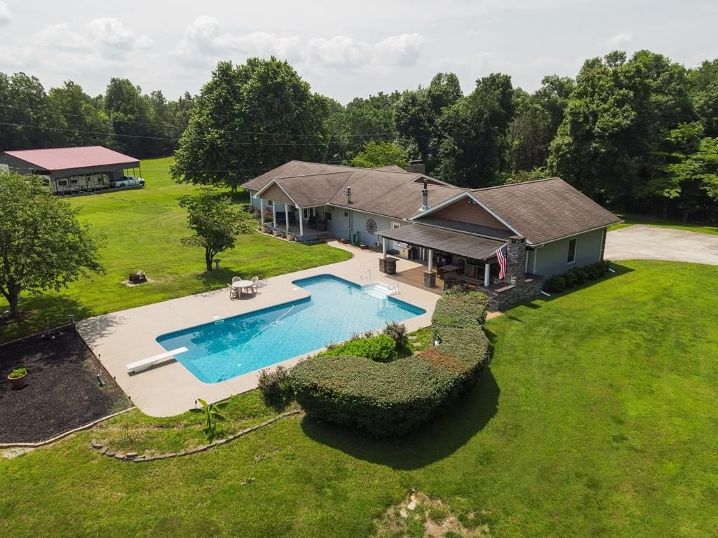 LIVINGSTON, Tennessee, 38570, United States, 5 Bedrooms Bedrooms, ,3 BathroomsBathrooms,Residential,Forsale,1929815